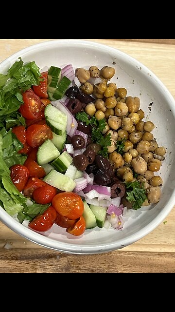 Why I Eat This Salad Every Weekday.