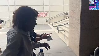 What is Maxine Waters Doing???? 😮