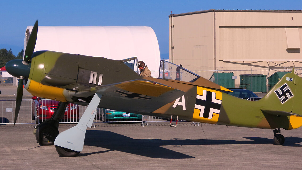 Original FW 190 Airplane Taxiing On The Airfield!