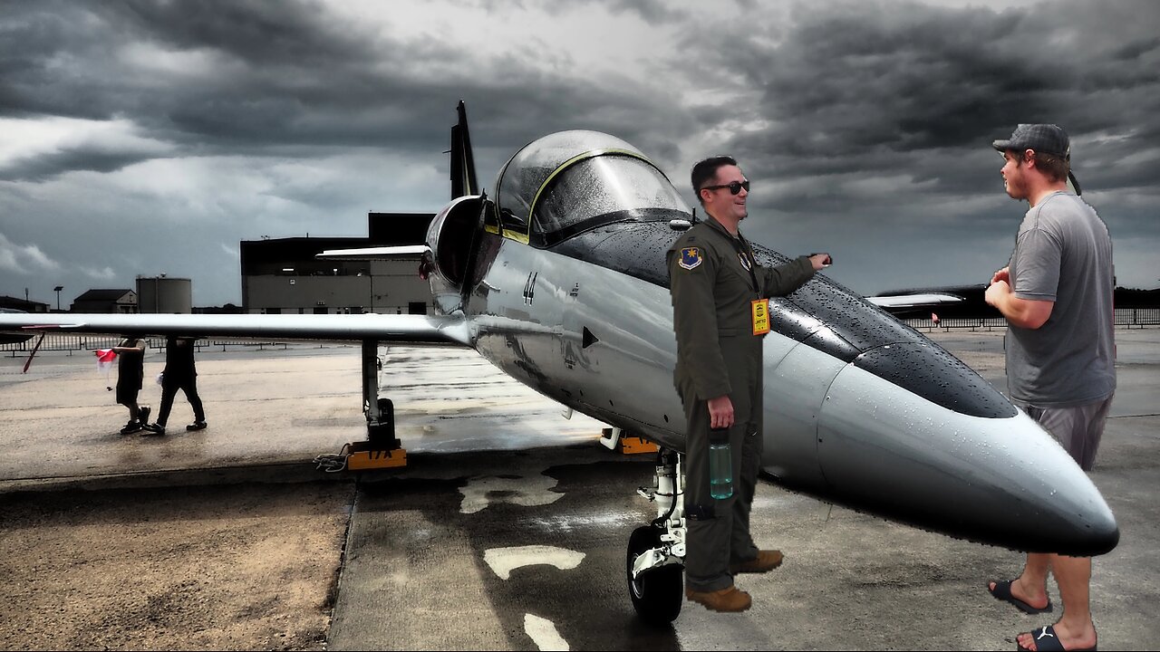 My friend tried to buy all the planes at the Mcguire Air Force Base (cinematic intro 4k)