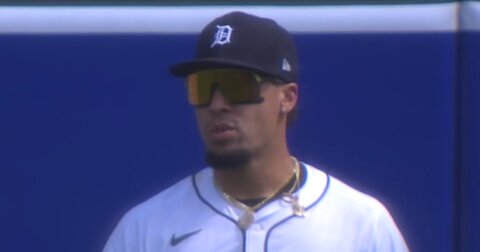 Javy Báez de un salto