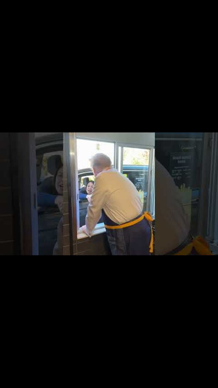 🍔 “Mr Trump, Don’t Let the US Become Brazil” – Real Talk from a McDonald’s Worker in Pennsylvania 🇺🇸