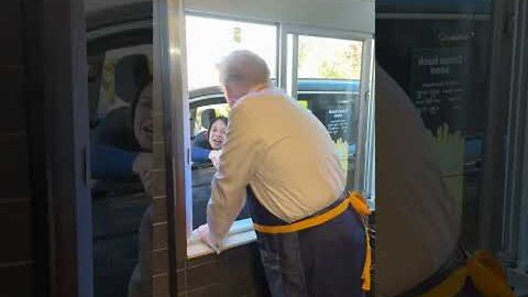 🍔 “Mr Trump, Don’t Let the US Become Brazil” – Real Talk from a McDonald’s Worker in Pennsylvania 🇺🇸