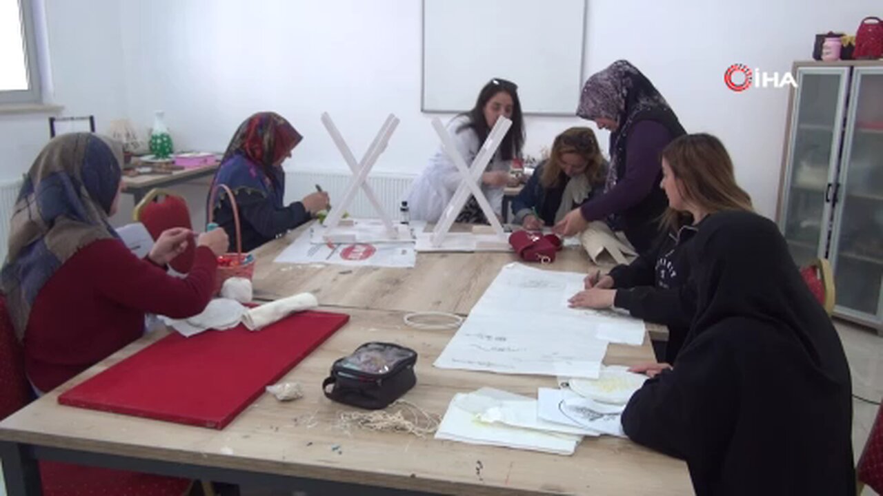 Kilimler kadınların eliyle sonraki nesillere aktarılıyor