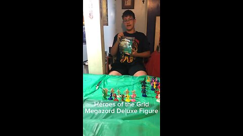 Heroes of the Grid Megazord Deluxe Figure unboxing