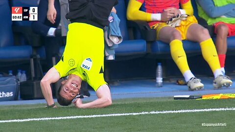 Tuomarin komediapotku Espanyol-Atlético-ottelussa – Tuomas Virkkunen ratkesi nauruun!