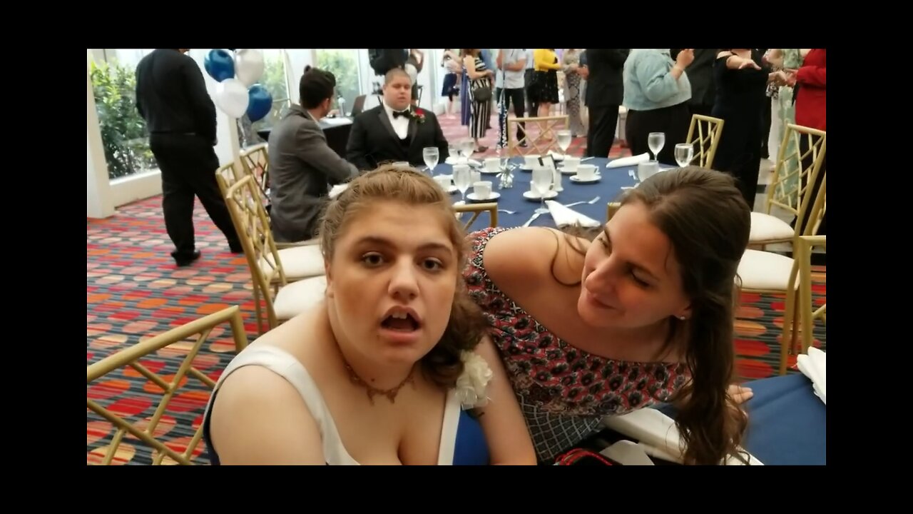 Severe Autism at the prom!