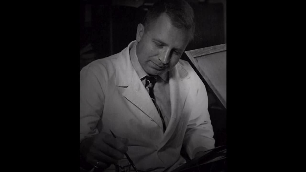 ARRB 1996—John Stringer views the JFK BRAIN AUTOPSY PHOTOS