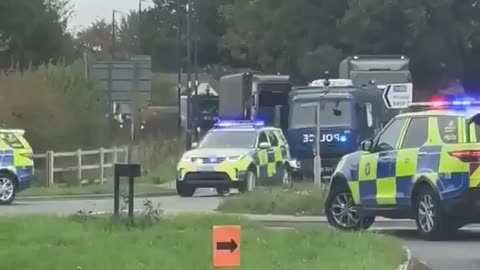 🏴󠁧󠁢󠁥󠁮󠁧󠁿 Meanwhile in England