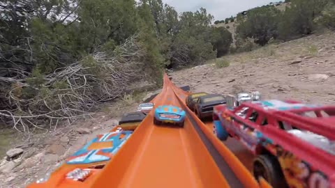 Hot Wheels Racing, Carnage and Crashes on Hot Wheels Hill