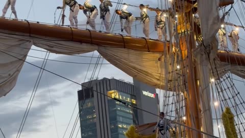 Cuauhtemoc Ship Filmed Shortly Before It Collided With Brooklyn Bridge