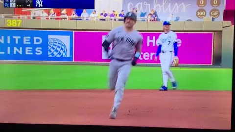 Yankees C #28 Austin WellsHR(11)⚾️381ft.