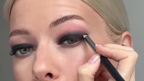 Black Smokey Eye Tutorial (3 Techniques) P6