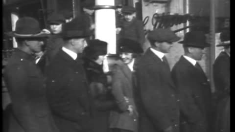 [PATHE NEWSREEL EXCERPTS] - [PATHE NEWSREEL EXCERPTS] - cbs-cbswwi-120