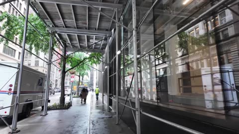 New York City LIVE Walking (chat on YouTube)