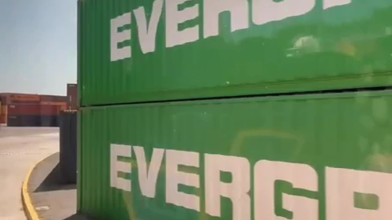 "Optimizing Supply Chain Logistics with 40ft FCL and LCL Containers"