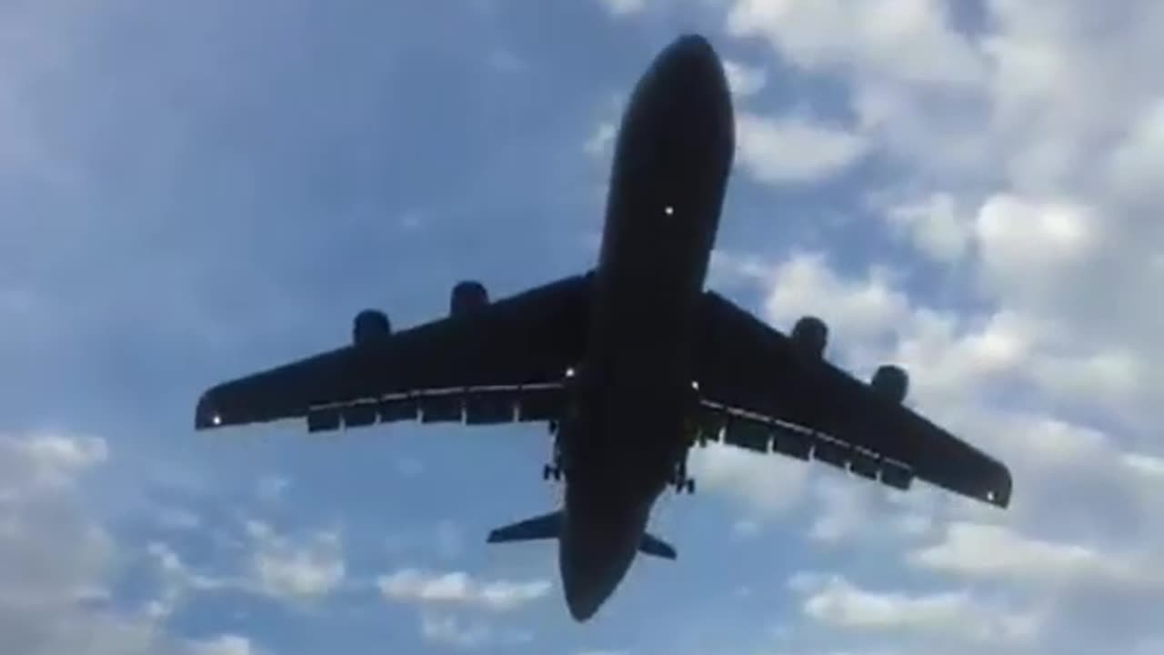 Couldn't Believe As I Saw Giant #C17 GlobeMaster #Flying Over My Head #Aviation #AeroArduino
