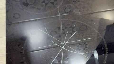 Borderless glass-ceramic cook tops are not the brightest idea