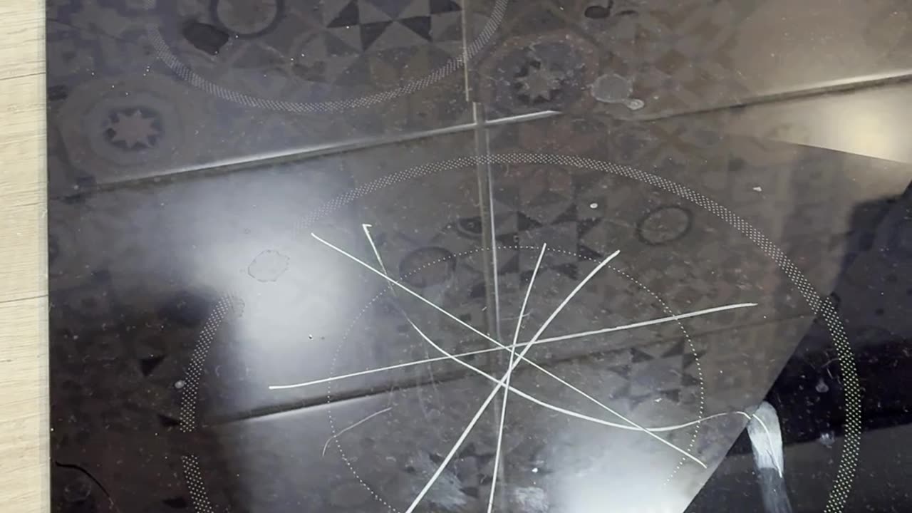 Borderless glass-ceramic cook tops are not the brightest idea