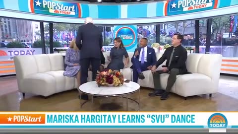 See Mariska Hargitay, Kelly Clarkson Learn 'SVU' Dance