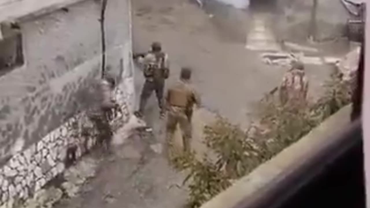Shootout in Tartus, Syria between new government forces and oppositional fighters