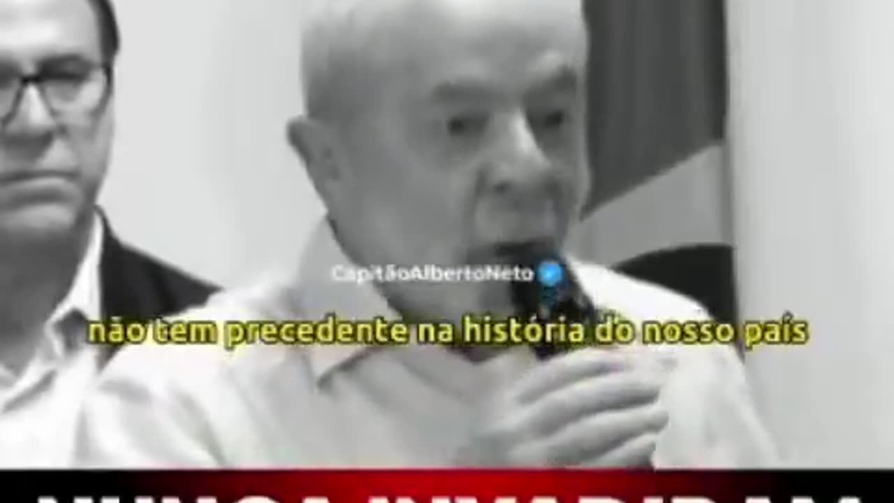 Quando a bola chuta o jogador 😜