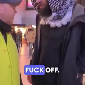Islamic criminals attack and spit on a defenseless old German man who is not afraid