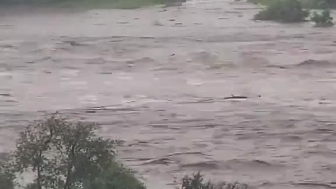 Texas lake flooded in minutes