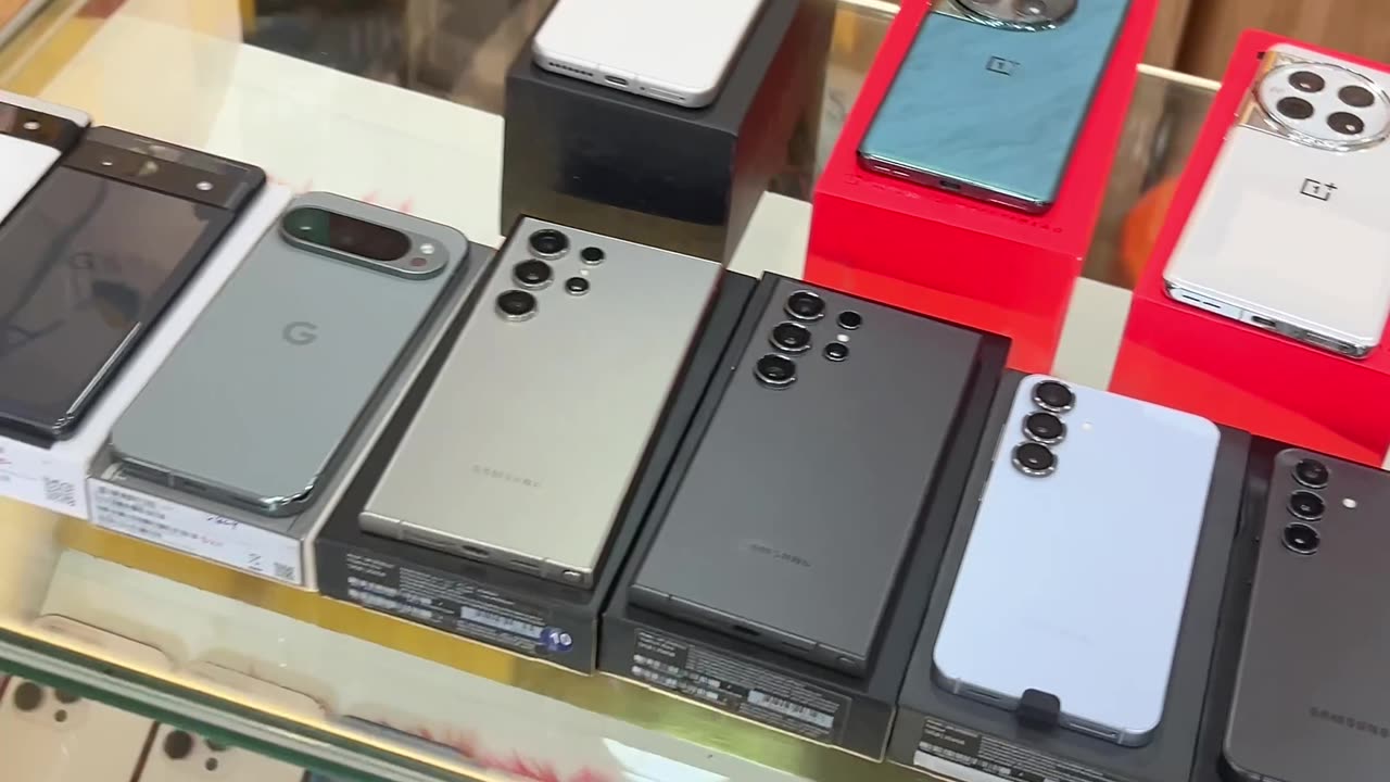 Iphone at only 8thousent rupees