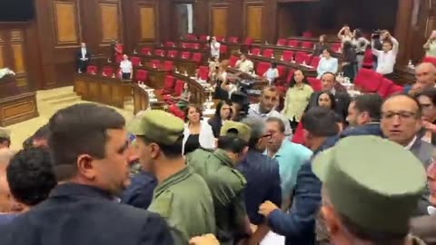 🇦🇲 Parliament or battleground?