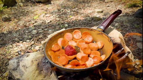 "Wild Cooking: Sausages, Eggs, and Tomato Paste in the Forest!"