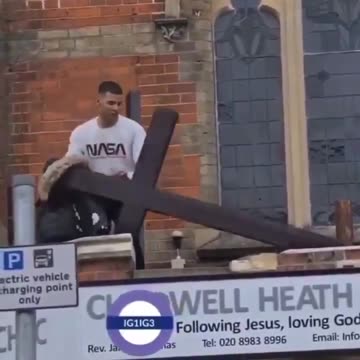 UK: Muslim Migrant Smashing Up A Church In Essex!
