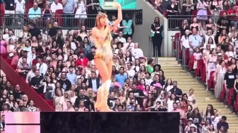 Taylor swift - intro/miss americana (the eras tour London night 6)