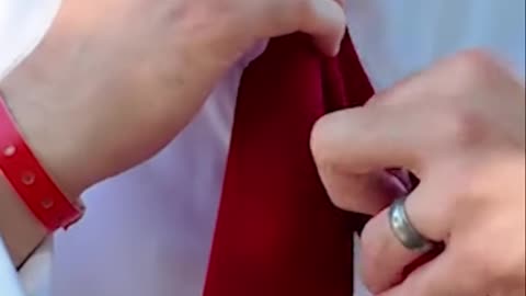 How to Tie the Velvet Knot in 60 Seconds 👔✨