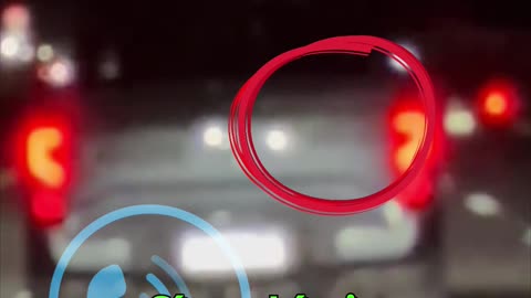 Llaman al conductor del coche de adelante para que les permita pasar