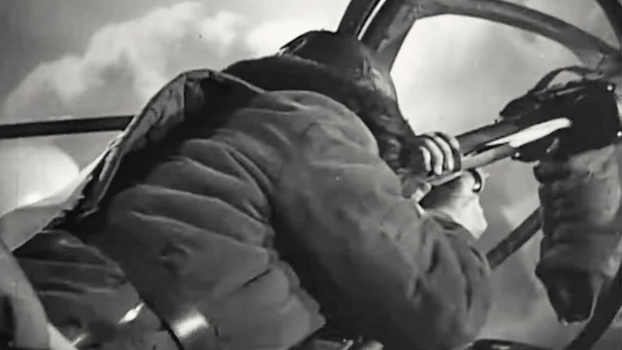 Action sequences from "Kampfgeschwader Lützow" depicting Heinkel He 111s attacking British shipping