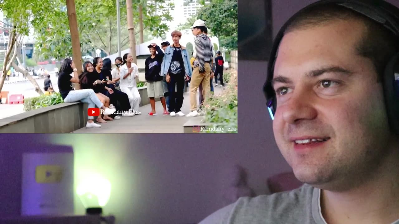 GAMER REACTS - PRANK KLAKSON BUS TELOLET.. AUTO KAGET NGOMONG KASAR..