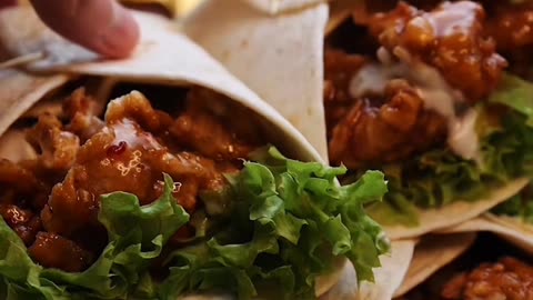 we re gona make a delicious mexican food a chicken tortilla