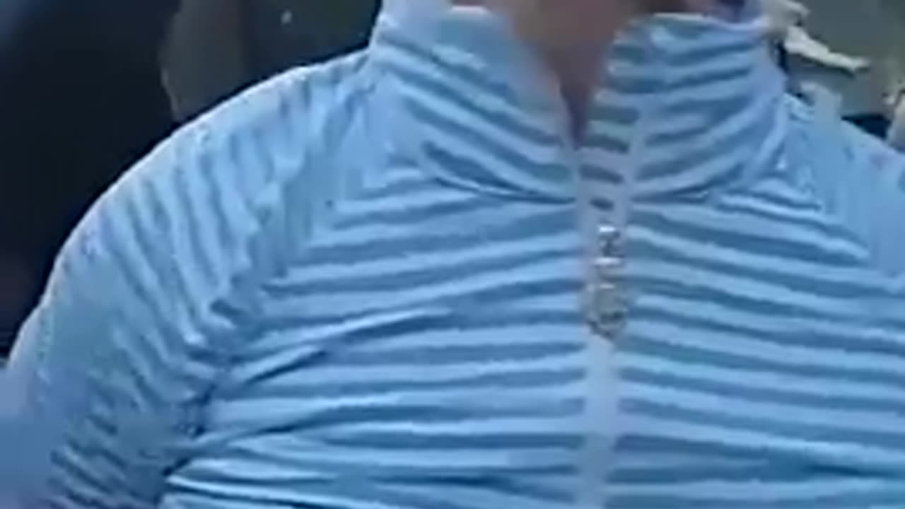 Cop Can t Believe What This Angry Karen Says To Him