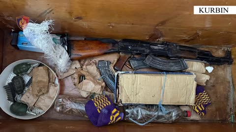 Kurbin/ Kallash, granata dhe municione të fshehura në banesë, arrestohet 19-vjeçari (EMRI)