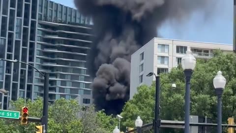 🚨Alert: Terrorist attack in Washington! Van with car bomb EXPLODES in DC!