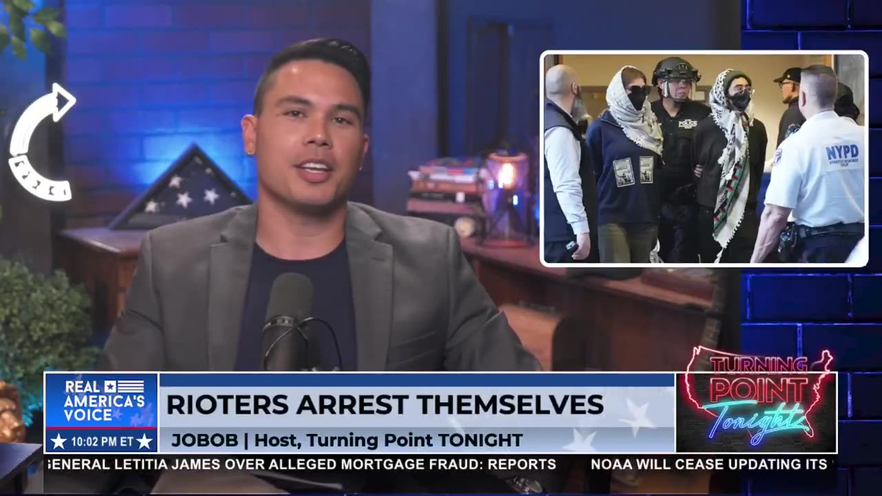COLUMBIA U SECURITY SHUTS THE DOOR ON PROTESTERS