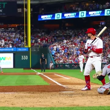 How Philadelphia fans treat their own players. Phillies Kyle Schwarber