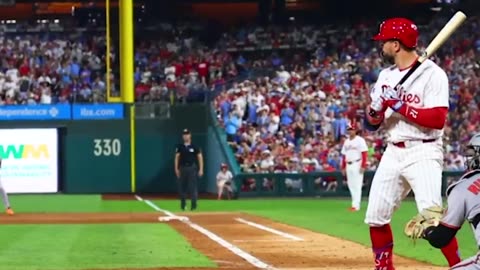 How Philadelphia fans treat their own players. Phillies Kyle Schwarber