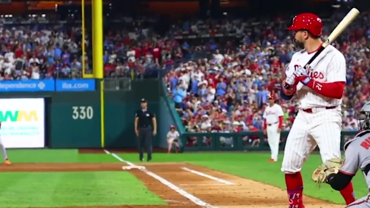 How Philadelphia fans treat their own players. Phillies Kyle Schwarber