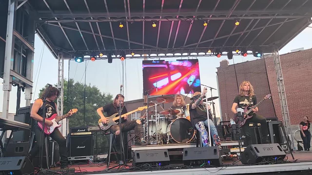 Jack Russell's great white ( live)