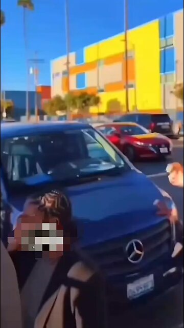 Only in LA can the Mayor and LAPD Chief have a news conference with a working