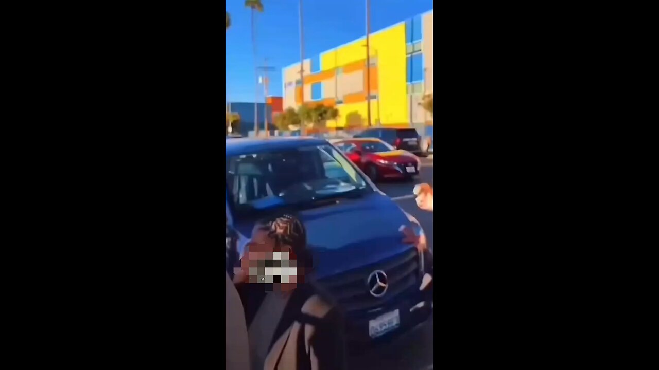 Only in LA can the Mayor and LAPD Chief have a news conference with a working