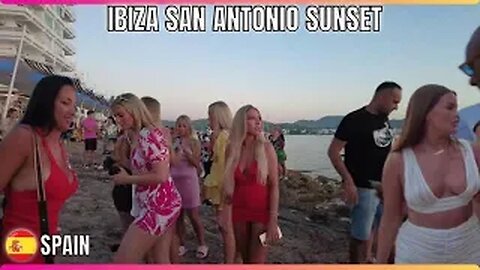 Sunset in Ibiza – A Walking Tour Through Paradise! 🇪🇸