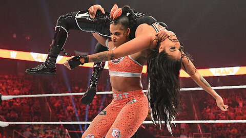 Bianca Belair vs. Sonya Deville – Raw Women’s Title Match: Raw, April 25, 2022 @wwefree